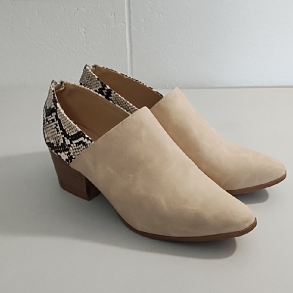 Creamy Tan and Black Mules with Snake Print Accents Zip Back 2" Heel Shoes - Picture 13 of 13